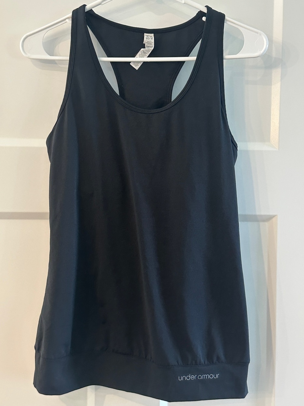 Under Armour black women's semi-fitted workout tank top size Medium built in bra